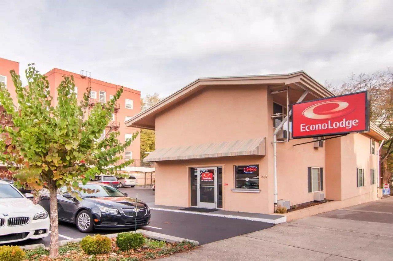 Econo Lodge City Center Портленд Экстерьер фото