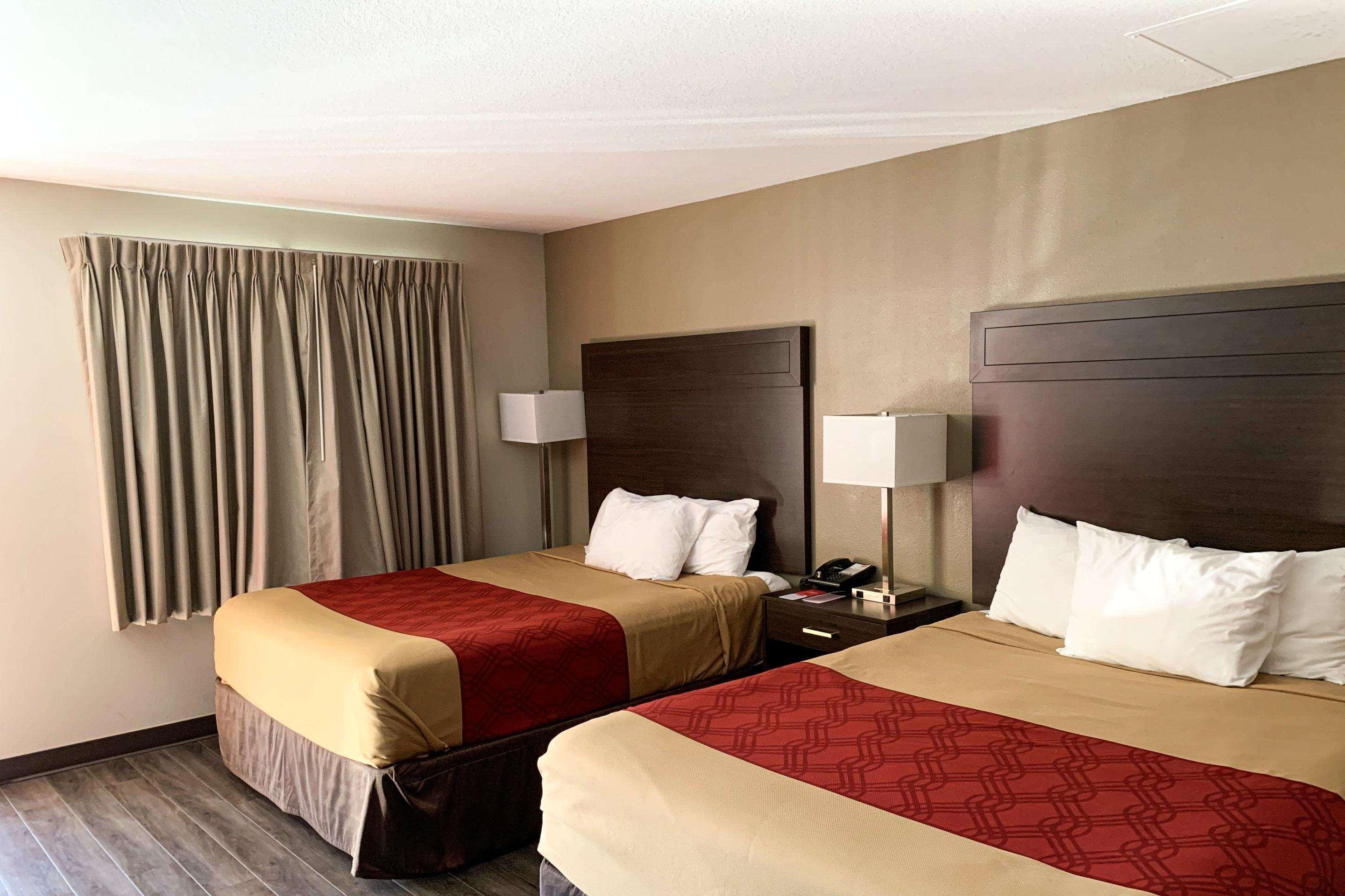 Econo Lodge City Center Портленд Экстерьер фото