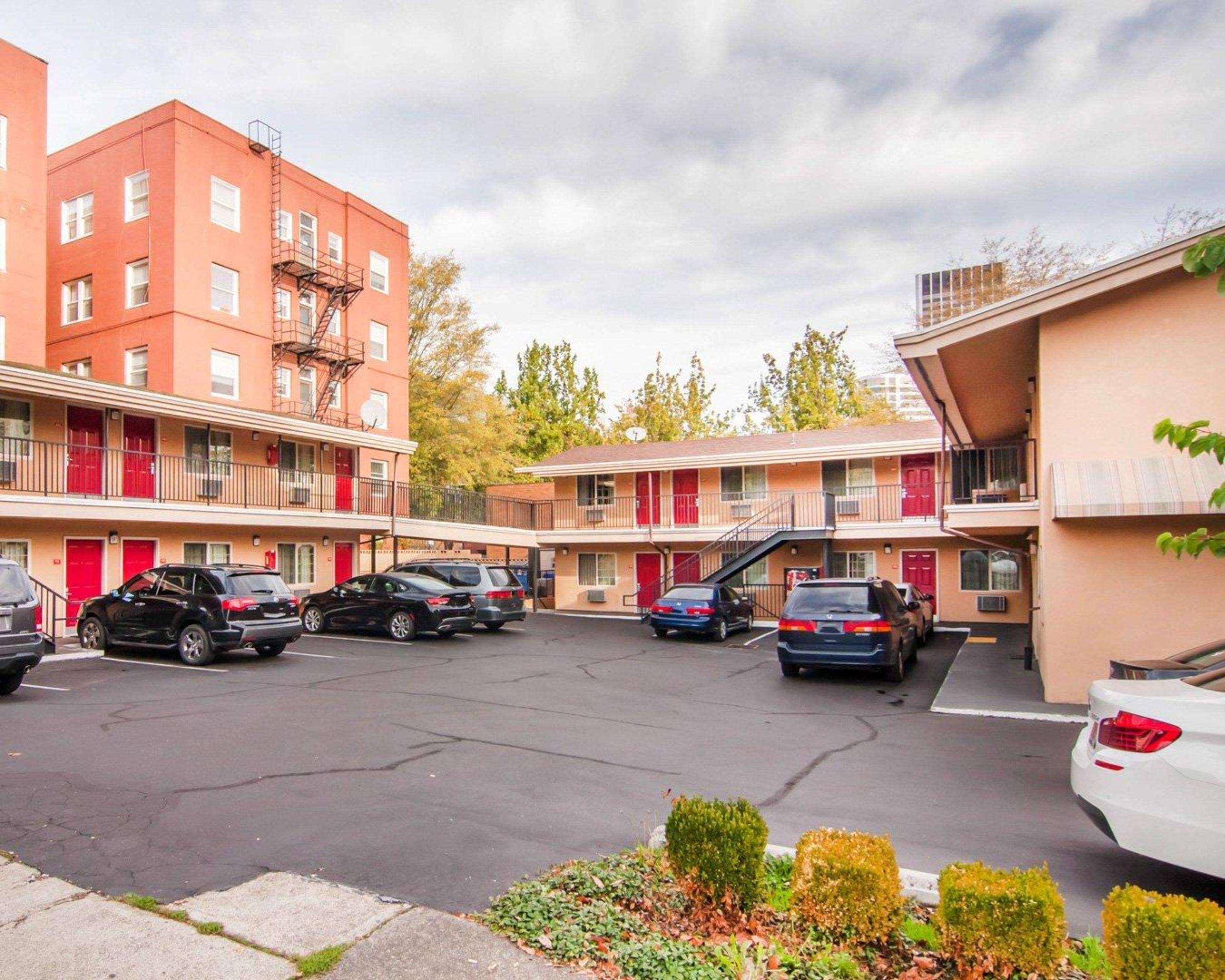 Econo Lodge City Center Портленд Экстерьер фото